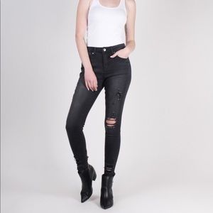 ➖LAST 1➖ Night Fade Mid Rise Skinny Jeans